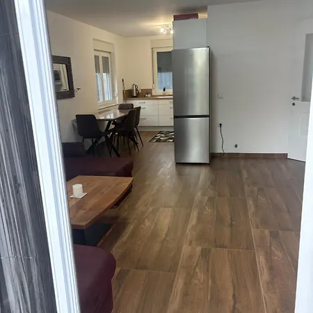 Erdgeschosswohnung Mit Terasse Apartament