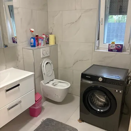 Erdgeschosswohnung Mit Terasse *