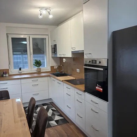 Erdgeschosswohnung Mit Terasse Apartament